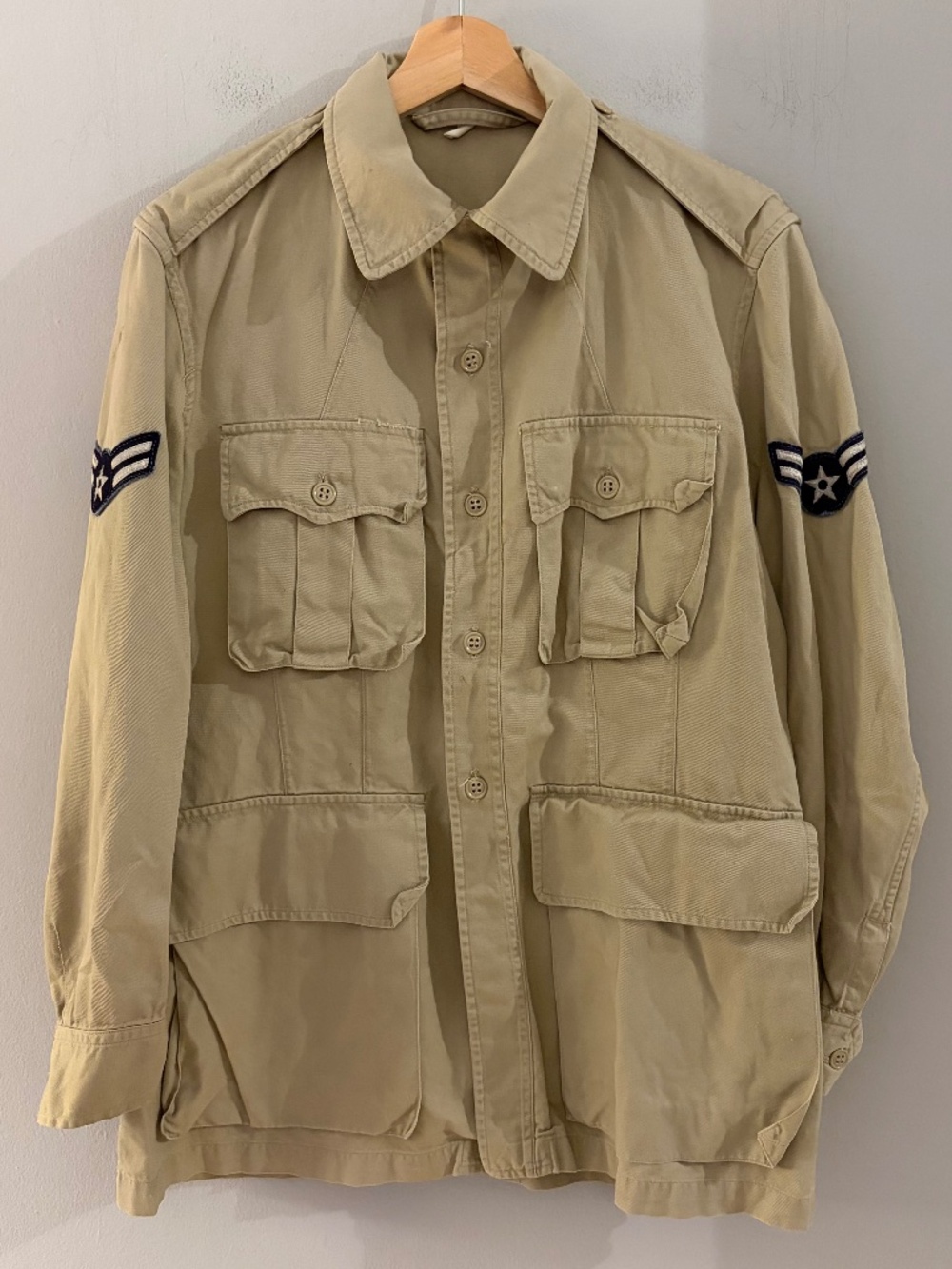 Authentic 1950s U.S. Air Force tan tropical cotton jacket.